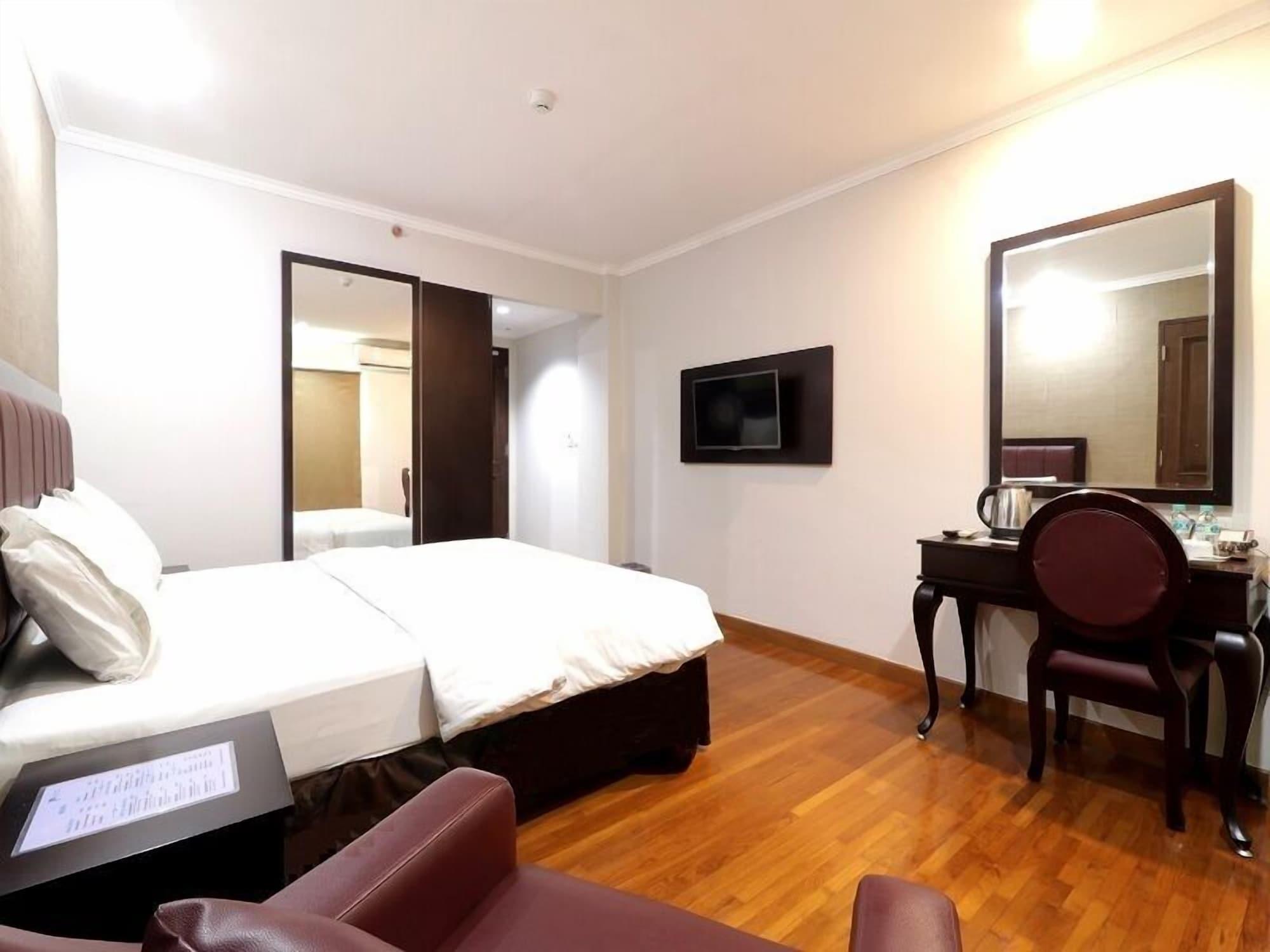 P Hotel Jakarta Exteriér fotografie